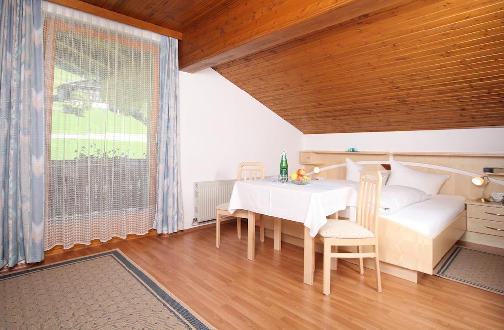 Hotel Garni Haus Anita Liesing Cameră foto